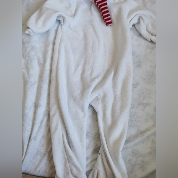 George Snowman 12 month sleeper/suit and hat set - Picture 8 of 10